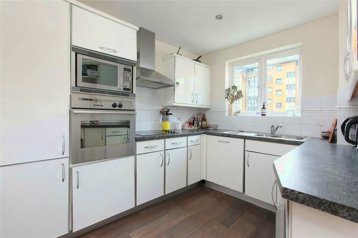 2 Bedroom Flat To Rent In Prices Court, Battersea, London, SW11