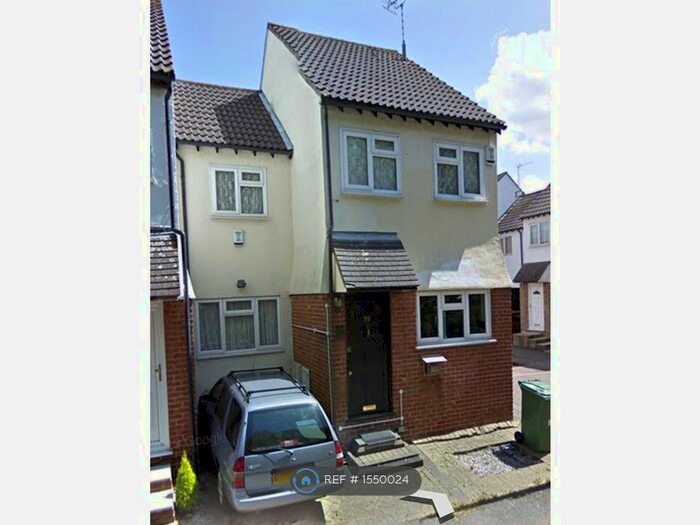 3 Bedroom End Of Terrace House To Rent In Runnymede Road, Stanford-Le-Hope, SS17