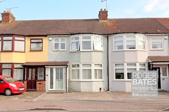 3 Bedroom Terraced House For Sale In Brentwood Road, Romford, RM2