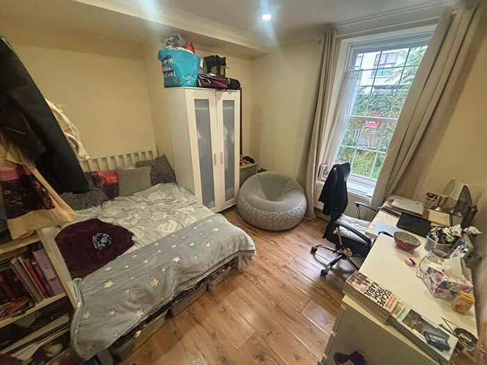 2 Bedroom Flat To Rent In Medway House, Bed Flat, London Bridge, SE1