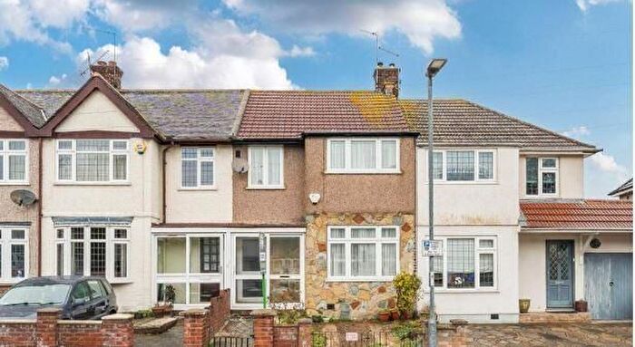 4 Bedroom Detached House To Rent In Orchard Road, Dagenham, Essex, Essex, RM10