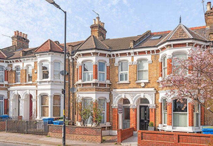 2 Bedroom Flat For Sale In East Dulwich Grove, London, SE22