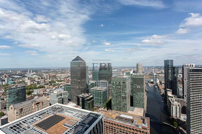 2 Bedroom Apartment To Rent In Landmark Pinnacle, Marsh Wall, Canary Wharf, E14