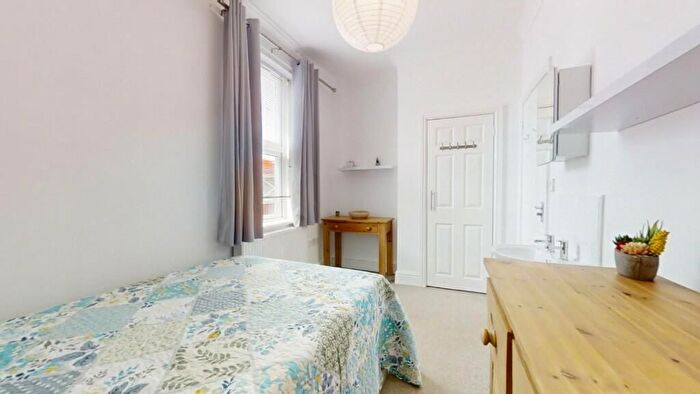 5 Bedroom Semi-Detached House To Rent In Shoreham Street, Sheffield, S2