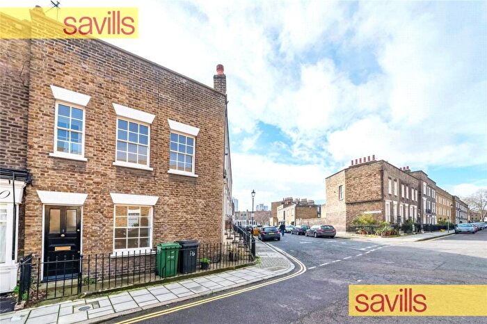 1 Bedroom Semi Detached House To Rent In Walcot Square, Lambeth, London, SE11