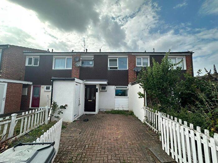 3 Bedroom End Of Terrace House To Rent In Slough, Berkshire, SL3