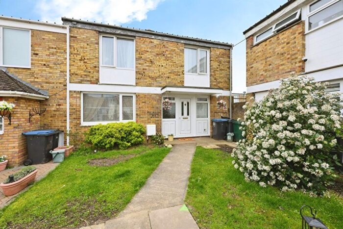 3 Bedroom End Of Terrace House For Sale In Upper Mealines, Harlow, CM18
