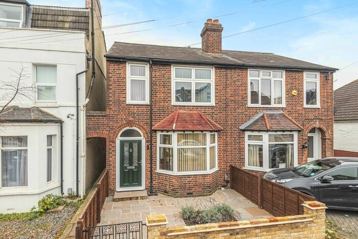 3 Bedroom Semi-Detached House To Rent In Merchland Road, London SE9