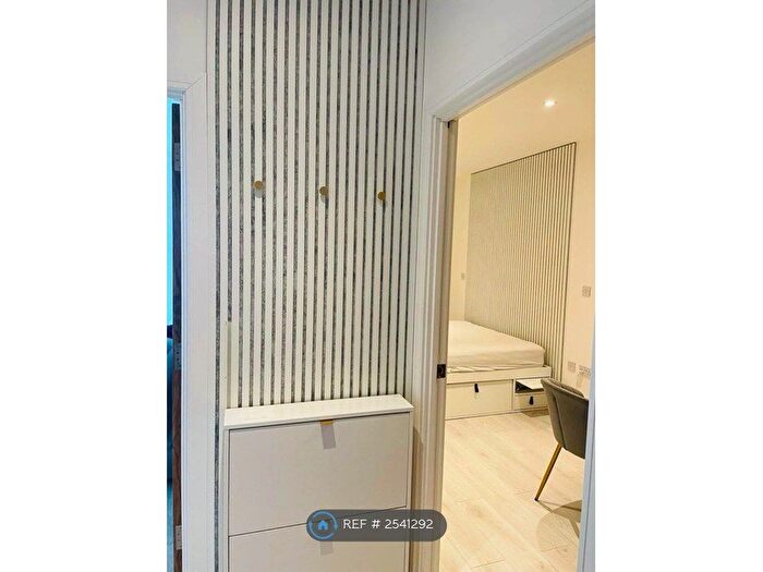 2 Bedroom Flat To Rent In George Wheeler House, Barking, IG11