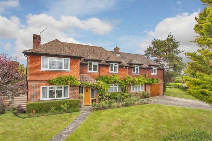 6 Bedroom Detached House For Sale In Knowsley Way, Hildenborough, TN11