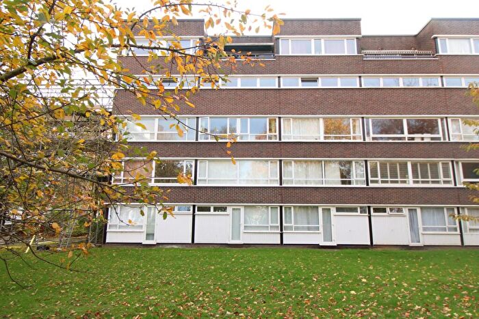 2 Bedroom Flat For Sale In Fair Acres, Bromley, BR2
