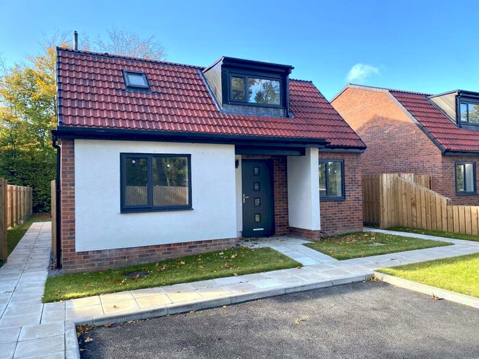 3 Bedroom Bungalow To Rent In Forest Close, Forest Hall, NE12