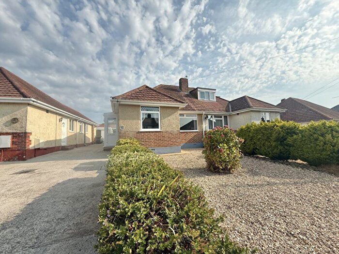 3 Bedroom Semi-Detached Bungalow For Sale In Glenthorne Avenue, Yeovil, Somerset, BA21