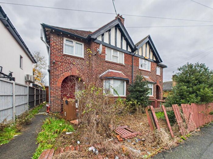 3 Bedroom Semi Detached House For Sale In Wyndham Street, Alvaston, Derby, DE24