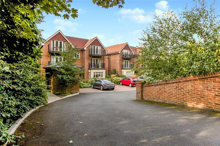 2 Bedroom Flat To Rent In Pinewood House, Epsom Road, Guildford, Surrey, GU1