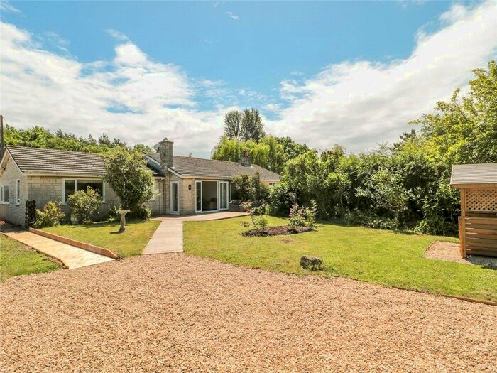 3 Bedroom Bungalow To Rent In Silton, Gillingham, SP8