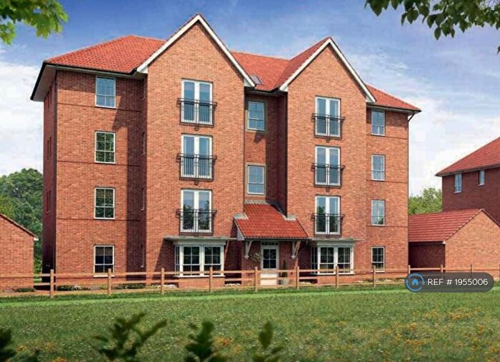 2 Bedroom Flat To Rent In Tawny Grove, Canley, CV4