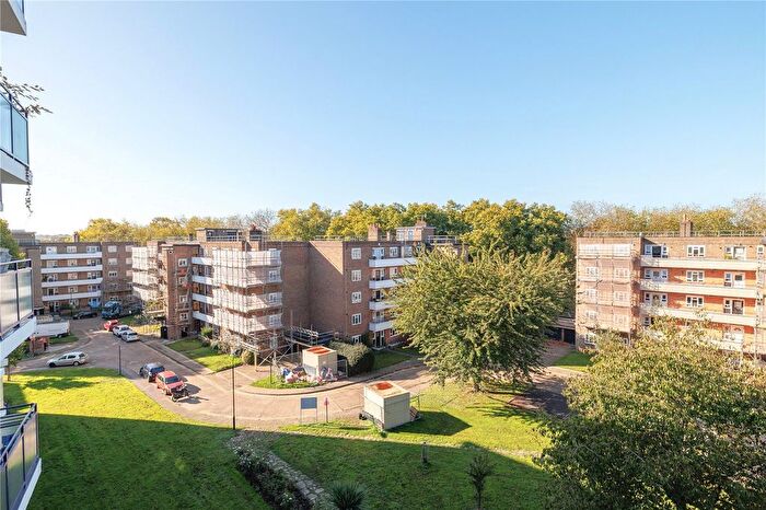 2 Bedroom Flat For Sale In Sulivan Court, Broomhouse Lane, SW6