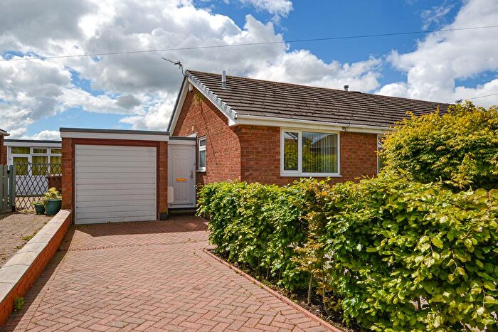 2 Bedroom Bungalow For Sale In Sutton Lane, Adlington, Chorley, PR6