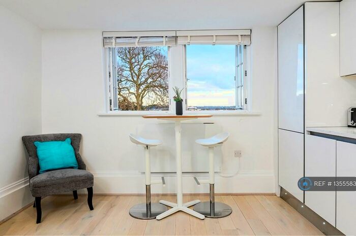 2 Bedroom Flat To Rent In Kings Road, Reading, RG1
