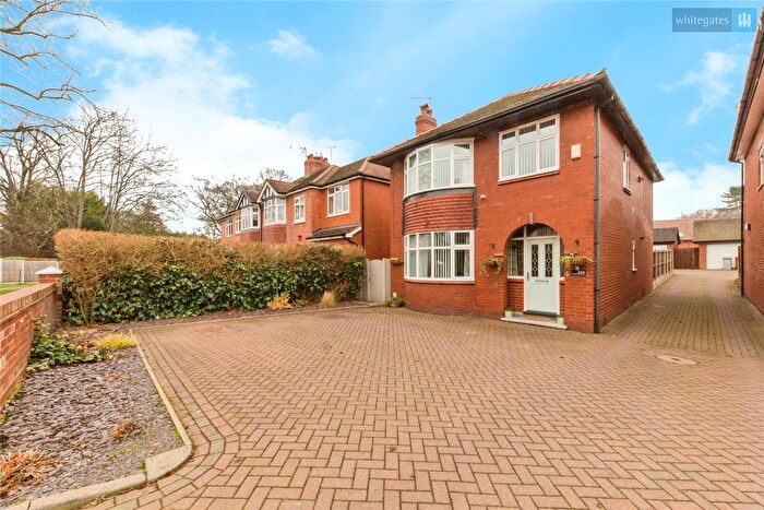 4 Bedroom Detached House For Sale In Crewe Road, Wistaston, Nantwich, Cheshire, CW5