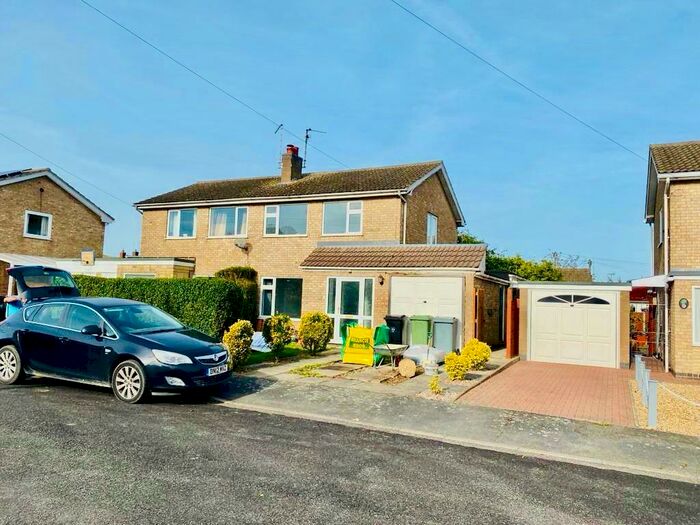3 Bedroom Semi-Detached House To Rent In Cherry Grove, Market Deeping, Peterborough, PE6