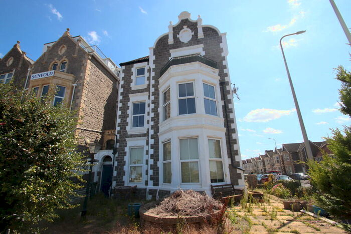 3 Bedroom Flat To Rent In Beach Road, BS23