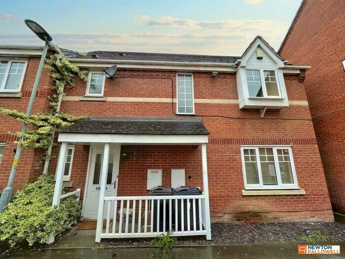 3 Bedroom Detached House To Rent In Canterbury Close, Erdington, Birmingham, B23