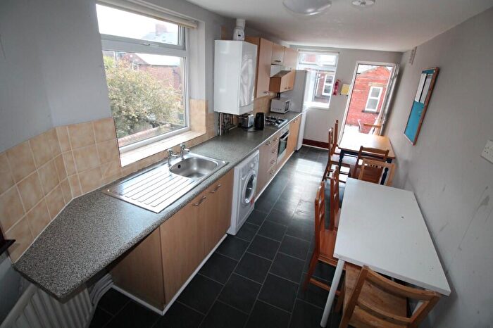 4 Bedroom Maisonette To Rent In Mildmay Road, Newcastle Upon Tyne, NE2