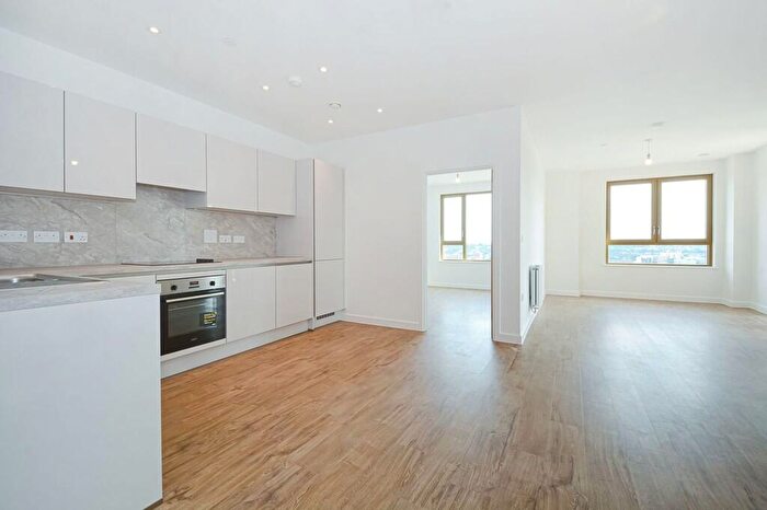 2 Bedroom Apartment To Rent In Bermondsey Heights, Bermondsey, SE15