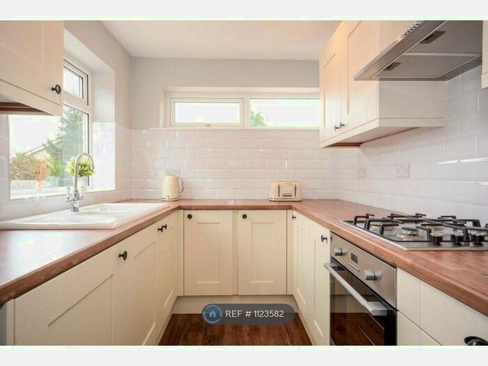 2 Bedroom Bungalow To Rent In Riber Close, Inkersall, Chesterfield, S43