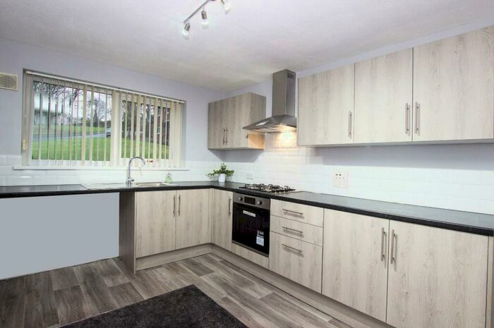 3 Bedroom Town House To Rent In Chapels Brow, Darwen, BB3