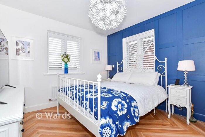 4 Bedroom Detached House For Sale In Mason Lane, Rochester, Kent, ME1