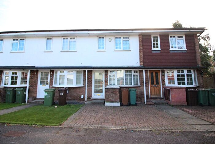 2 Bedroom Terraced House For Sale In Trent Way, Worcester Park, KT4