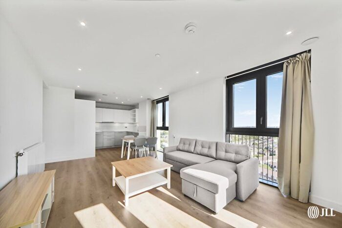 2 Bedroom Apartment To Rent In Affinity View London, E15