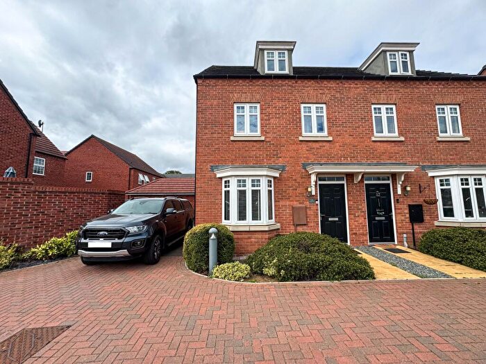 3 Bedroom House To Rent In Wagtail Avenue, Leicester, LE8