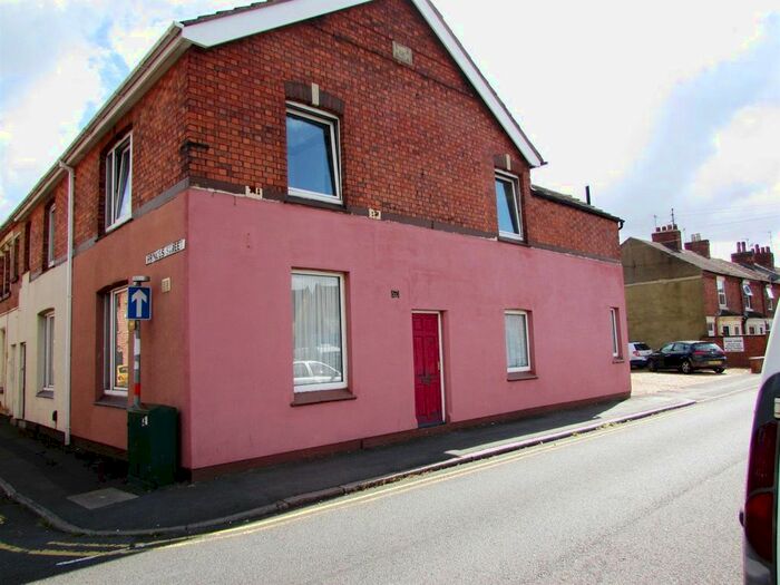 3 Bedroom Flat To Rent In Crown Street, Kettering, NN16