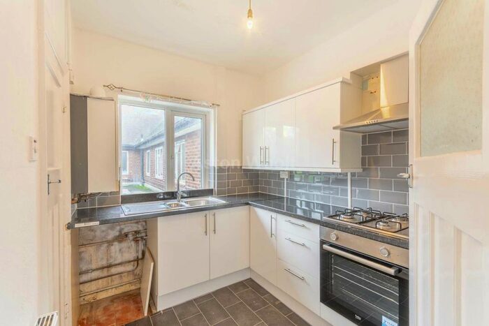 2 Bedroom Flat To Rent In Arnold Road, Nottingham, NG5