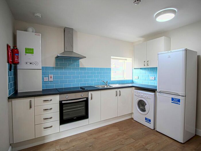 2 Bedroom Flat To Rent In Franklin Mount, Harrogate, North Yorkshire, HG1