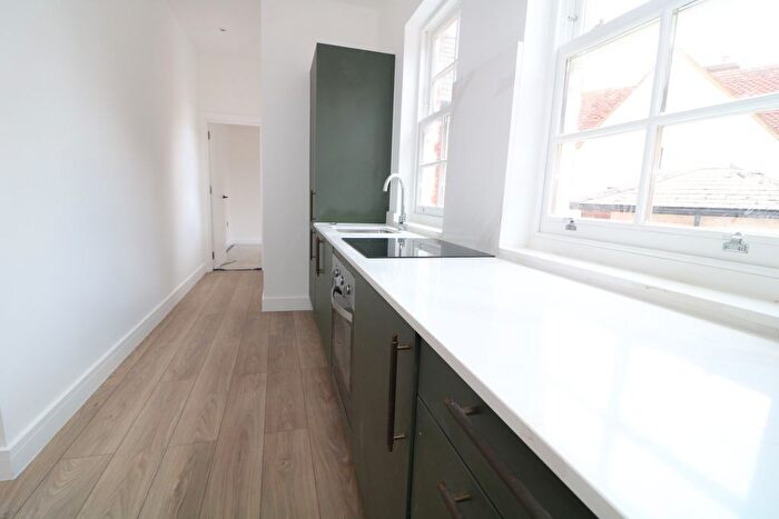 1 Bedroom Flat To Rent In West Street, Dorking, RH4