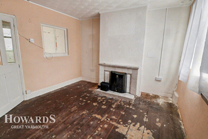 2 Bedroom Terraced House For Sale In Tottenham Street, Great Yarmouth, NR30