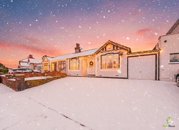 3 Bedroom Semi Detached Bungalow For Sale In Long Lane, Bexleyheath, Kent, DA7