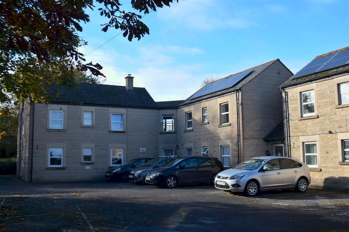 2 Bedroom Flat To Rent In Stratton-On-The-Fosse, Radstock, BA3