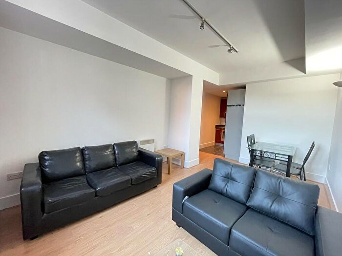 2 Bedroom Apartment To Rent In Macintosh Mill, Cambridge Street, M1