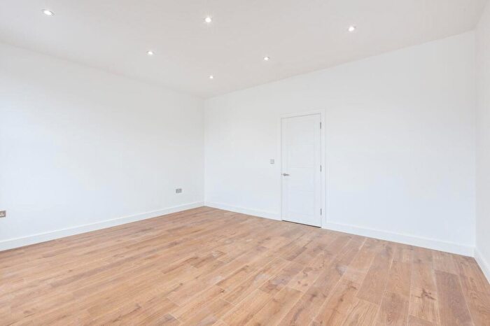 Flat To Rent In A Portland Road, South Norwood, SE25