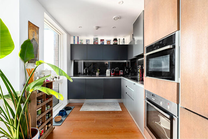 2 Bedroom Flat For Sale In Handley Drive, London, SE3