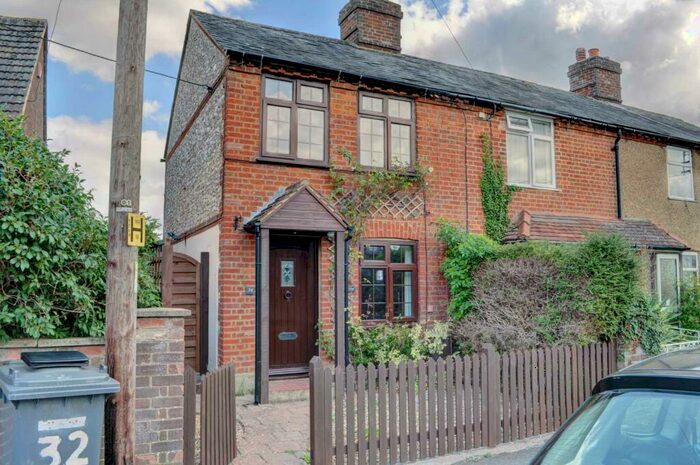 2 Bedroom End Of Terrace House To Rent In Downley High Wycombe, HP13