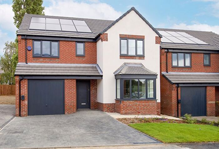 4 Bedroom Detached House For Sale In Abbott, Oakham Grange, Chesterfield, S44