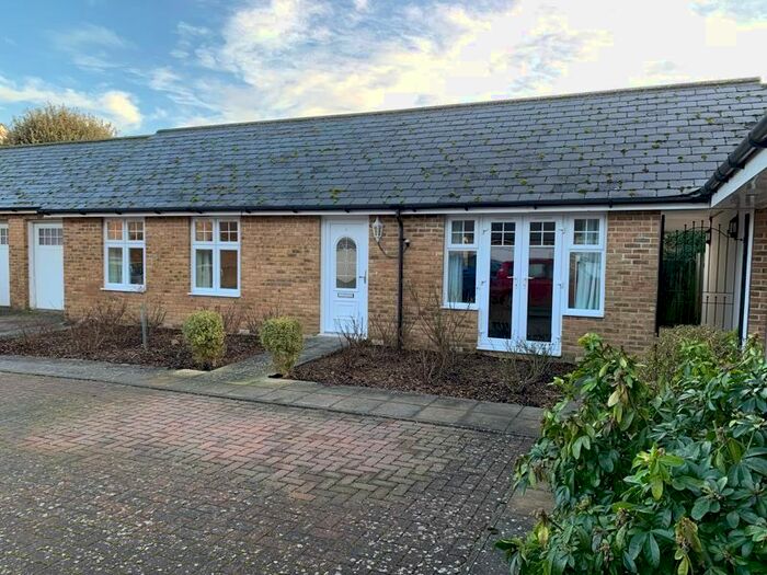 2 Bedroom Bungalow To Rent In Red Roses Close, East Peckham, Tonbridge, TN12