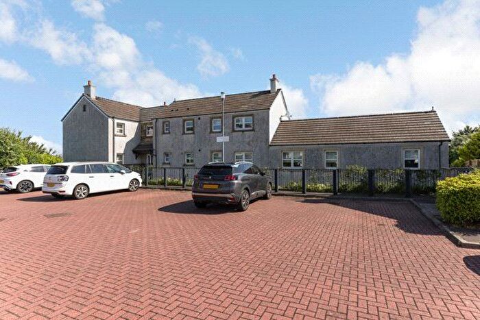 3 Bedroom Flat For Sale In Mallots View, Newton Mearns, Glasgow, East Renfrewshire, G77